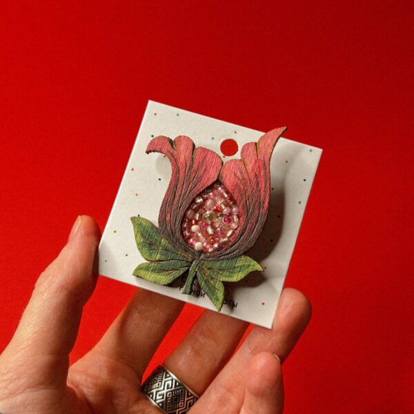 Брошь "Бутон", дерево+ бисер, РБ