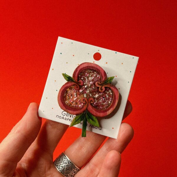 Брошь "Цветок", дерево+ бисер, РБ