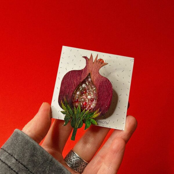 Брошь "Гранат", дерево+ бисер, РБ