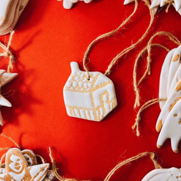 Ёлочная игрушка/подвеска "Домик", керамика, РБ