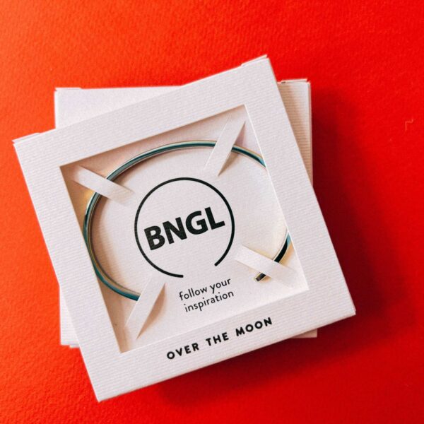 Браслет с гравировкой "Over the moon", радужная ювелирная сталь, РФ