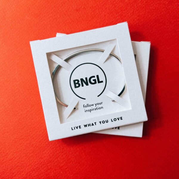 Браслет с гравировкой "Live what you love", ювелирная сталь, РФ