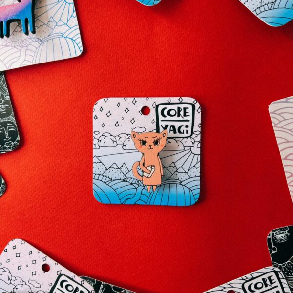 Деревянная брошь с ручной росписью «Розовая кошка с молоком», РФ