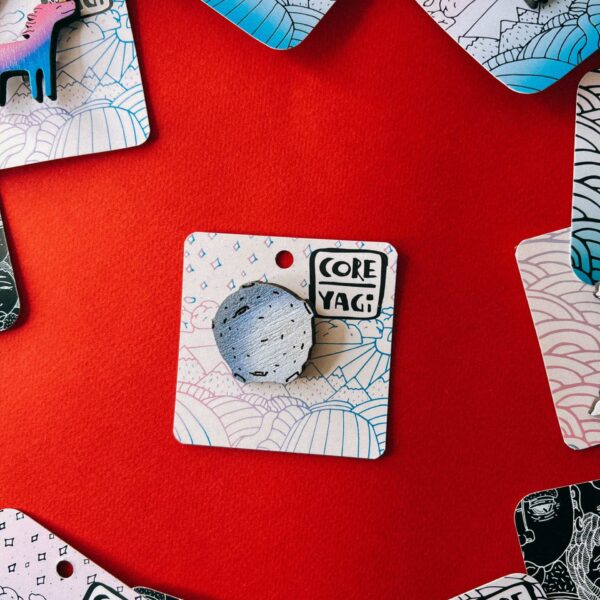 Деревянная брошь с ручной росписью «Луна», РФ