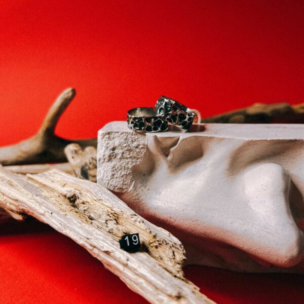 Кольцо с текстурой "Астероид" из кованой нержавеющей стали, 19 размера, РБ