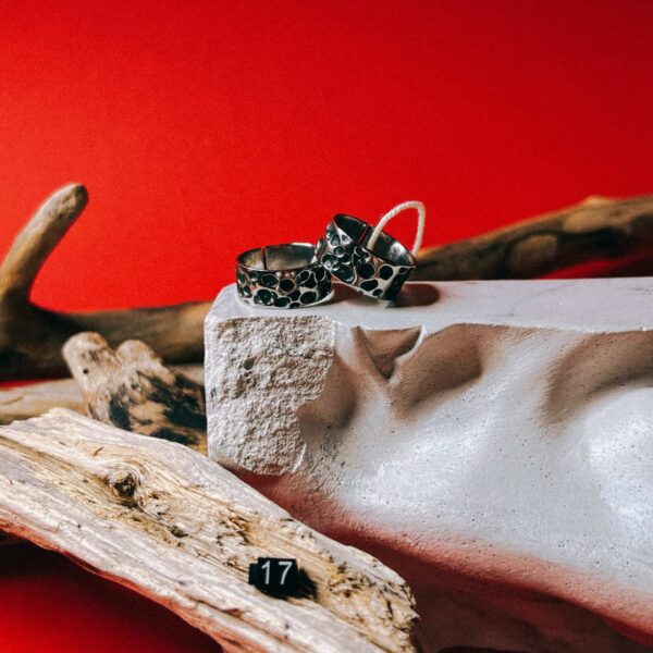 Кольцо с текстурой "Астероид" из кованой нержавеющей стали, 17 размера, РБ