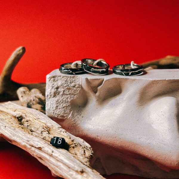 Кольцо с текстурой "Торф" из кованой нержавеющей стали, 18 размера, РБ