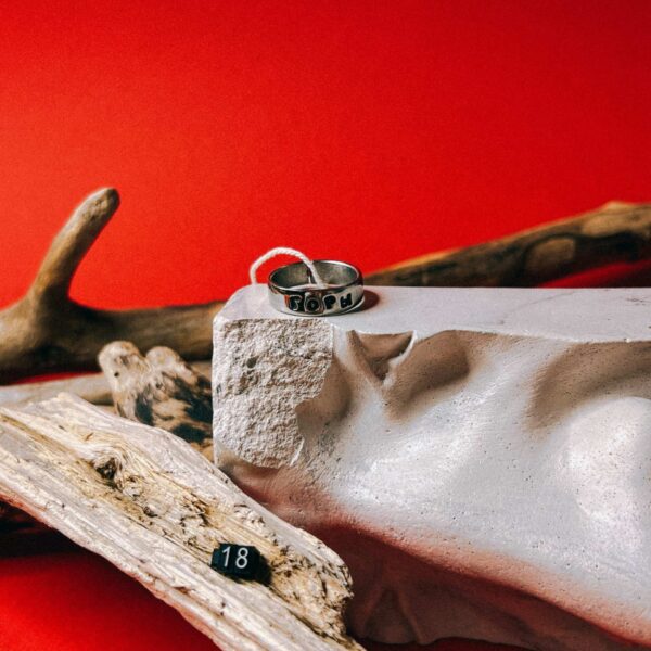 Кольцо с надписью "Горы" из кованой нержавеющей стали, 18 размера, РБ