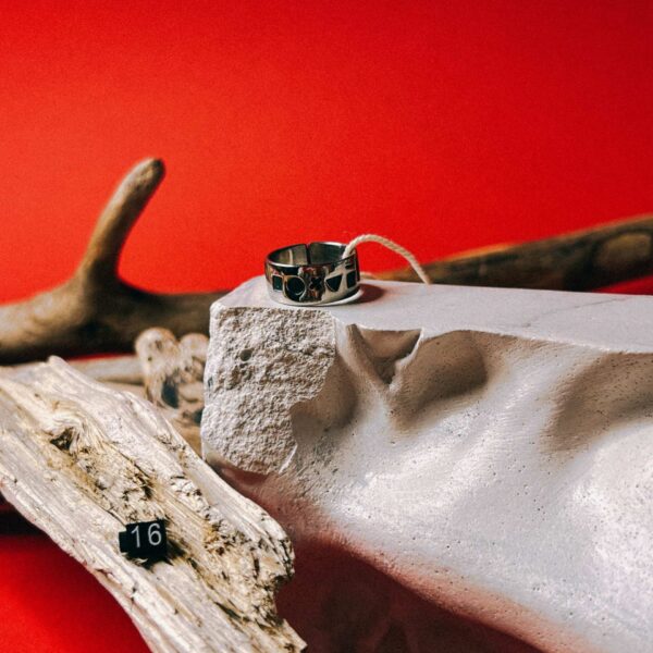 Кольцо с текстурой "Торф" из кованой нержавеющей стали, 16 размера, РБ