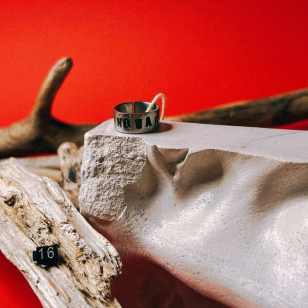 Кольцо с надписью "Быть" из кованой нержавеющей стали, глянцевое, 16 размера, РБ