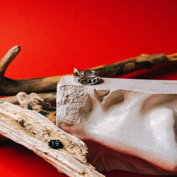 Кольцо с надписью "Рядом" из кованой нержавеющей стали, 19 размера, РБ