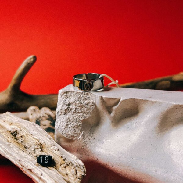 Кольцо с надписью "Ю" из кованой нержавеющей стали, 19 размера, РБ