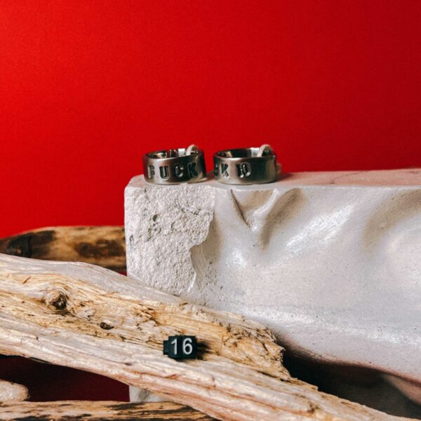 Кольцо с надписью "ПЫЛАЙ" из кованой нержавеющей стали, глянцевое, 16 размера, РБ