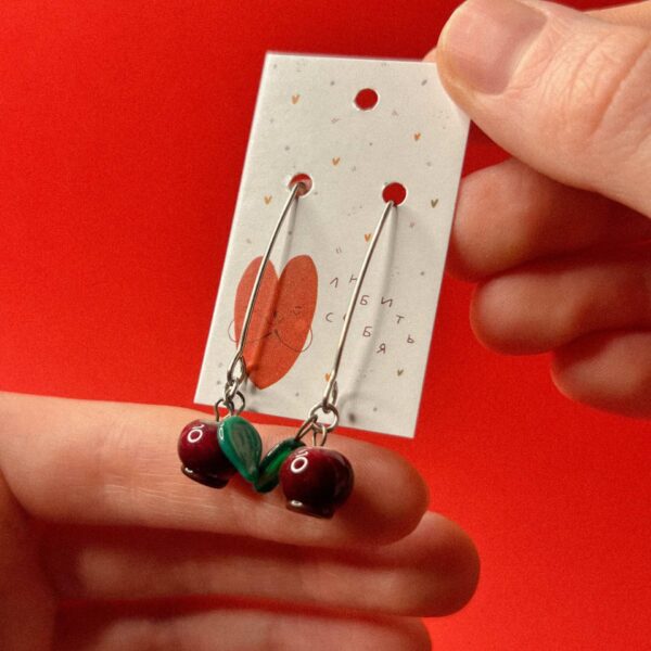 Длинные серьги из ювелирного стекла "Клюква", РФ