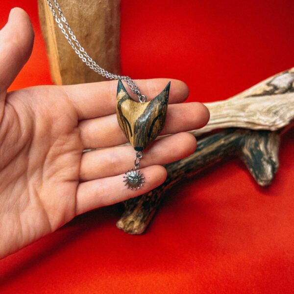 Кулон "Полосатый лисенок", массив лиственных пород деревьев, РФ