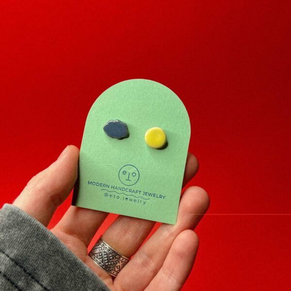 Серьги-гвоздики «Облако и круг», темно-серого и желтого цветов, керамика, РБ