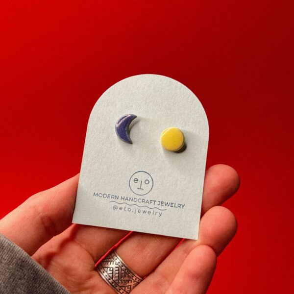 Серьги-гвоздики «Полумесяц и круг», синего и желтого цветов, керамика, РБ