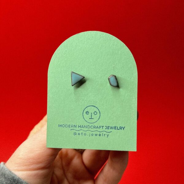 Серьги-гвоздики "Осколки", голубого цвета, керамика, РБ