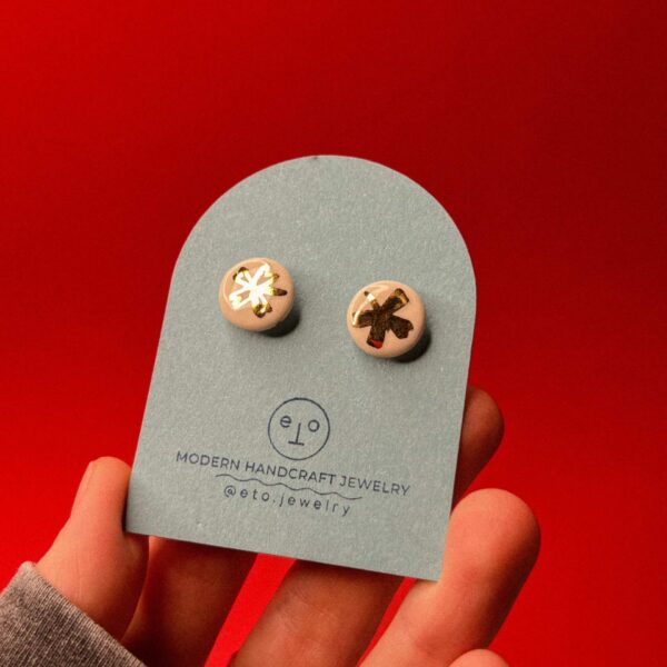 Серьги-гвоздики круглые "Цветочек", с золотом, керамика, РБ