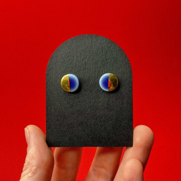 Серьги-гвоздики "Круглые" с золотом, бело-синего цвета, фарфор, РБ