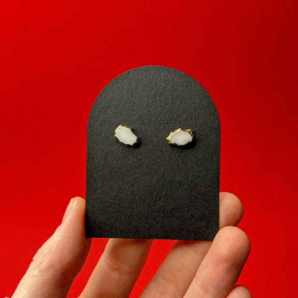 Серьги-гвоздики "Осколки", молочно-золотого цвета, фарфор, арт 3, РБ