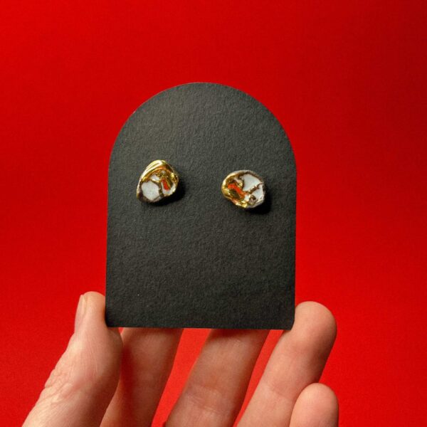 Серьги-гвоздики "Самородки", бело-золотого цвета, фарфор, РБ