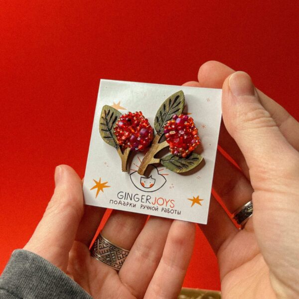 Деревянные серьги с вышивкой бисером "Рододендрон красный", РБ