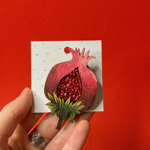 Брошь "Гранат", дерево+ бисер, арт. 4, РБ