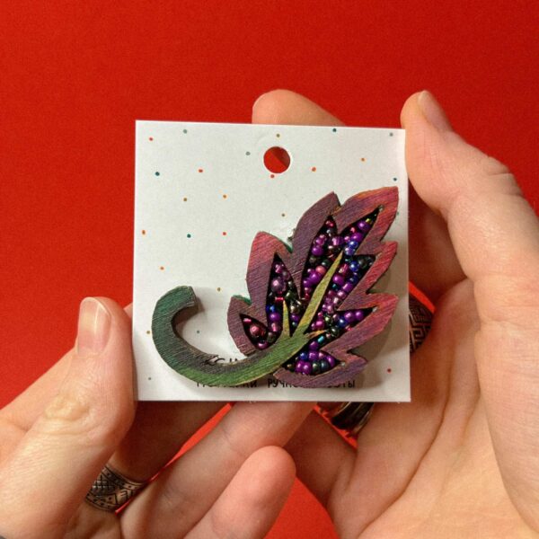 Брошь «Перистый листок лилово-фиолетовый», дерево+ бисер, арт. 2, РБ