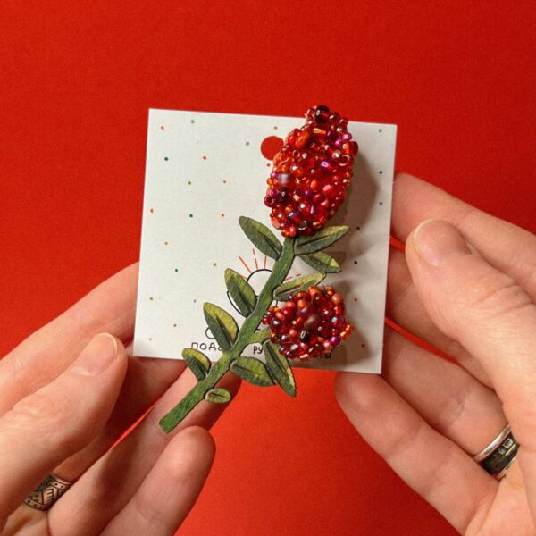 Брошь "Рододендрон красный большой", дерево+ бисер, РФ