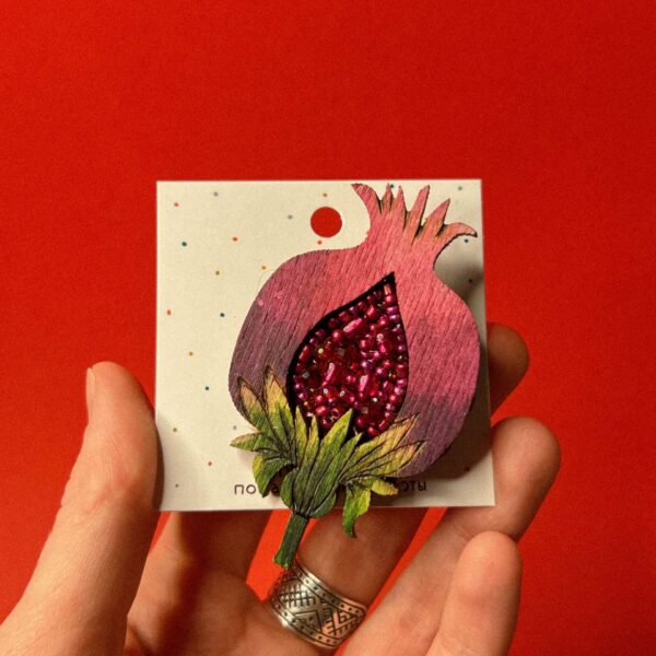 Брошь "Гранат", дерево+ бисер, арт. 10, РБ