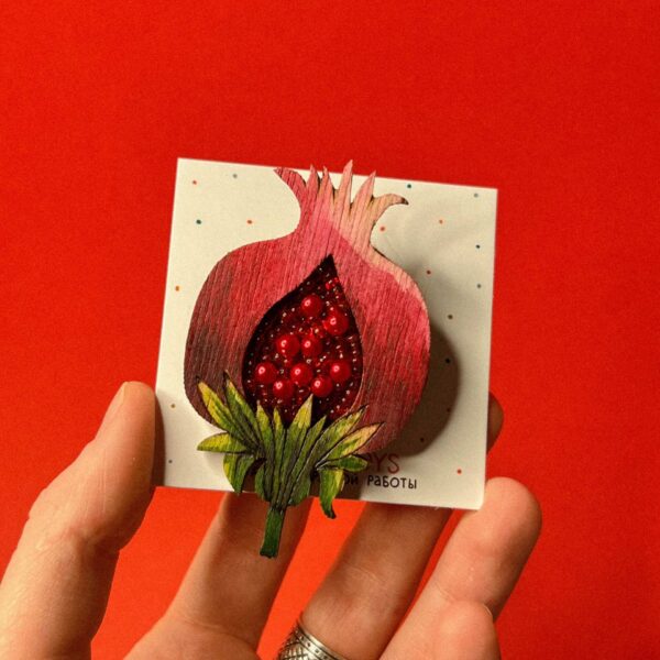 Брошь "Гранат", дерево+ бисер, арт. 6, РБ