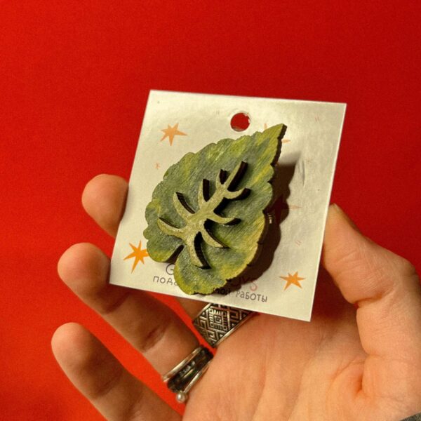 Деревянная брошь "Алоказия", мал., РБ