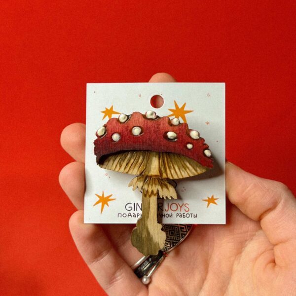 Деревянная брошь "Мухомор", арт. 2, РБ