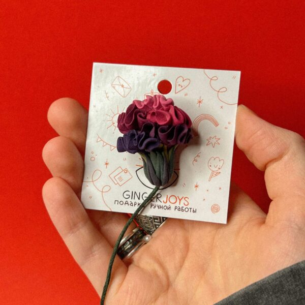 Брошь из самозастывающей глины "Гвоздика бордово-розовая", мал., РБ