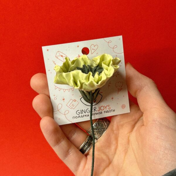 Брошь из самозастывающей глины "Пион светло-салатовый", РБ