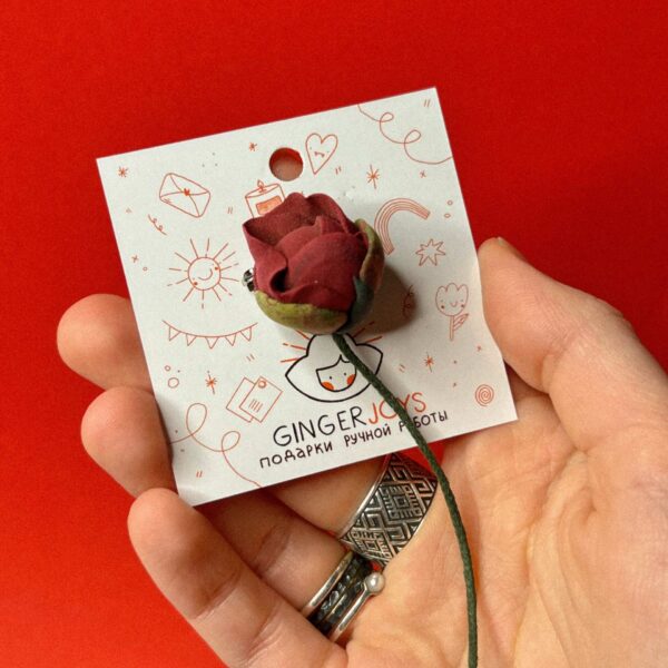 Брошь из самозастывающей глины "Бутон бордового пиона ", РБ