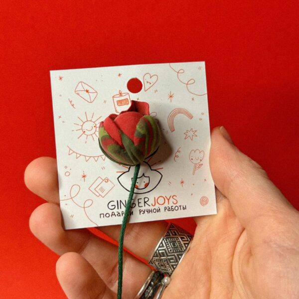 Брошь из самозастывающей глины "Бутон темно-красного пиона", РБ