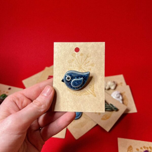 Керамическая брошь "Птичка тёмно-синяя", РФ