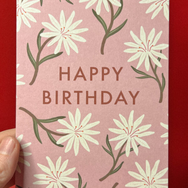 Открытка «С Днём Рождения. Белые цветы на розовом фоне», 10 × 15 см, РФ