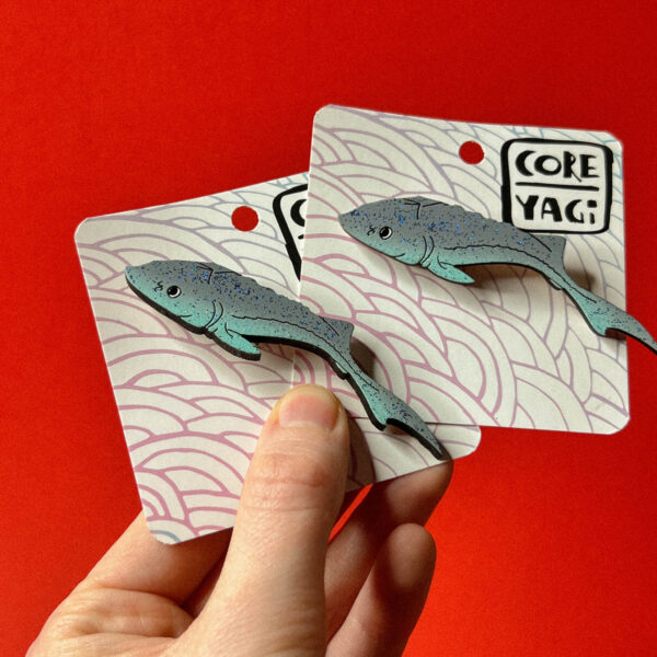 Деревянная брошь с ручной росписью «Осётр», РФ