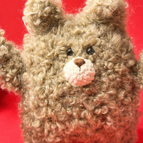 Вязанная игрушка- букле "Коричневый мишка", РФ