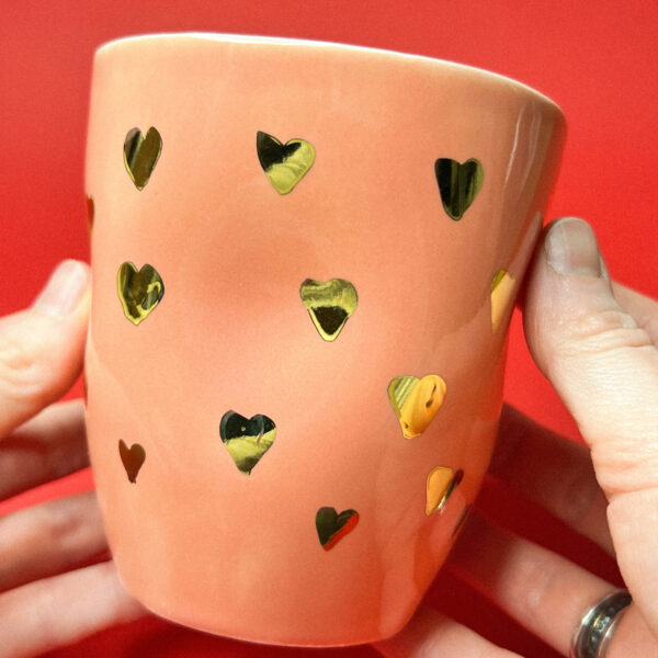 Тонкостенный, фарфоровый стакан с золотыми сердцами "Случайная любовь, случайна навсегда.", РФ