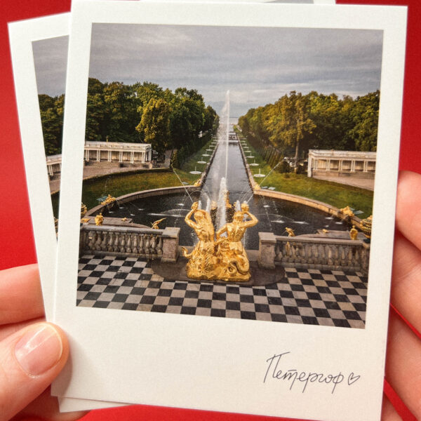 Сувенирная фото-открытка из Санкт-Петербурга "Петергоф, фонтаны", 10 × 10 см, РФ