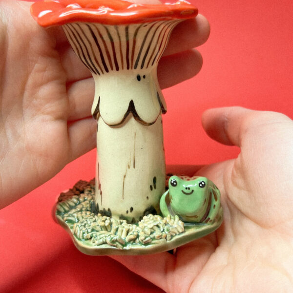 Керамический подсвечник мухомор с жабкой "Где-то в подлеске", керамика, РФ