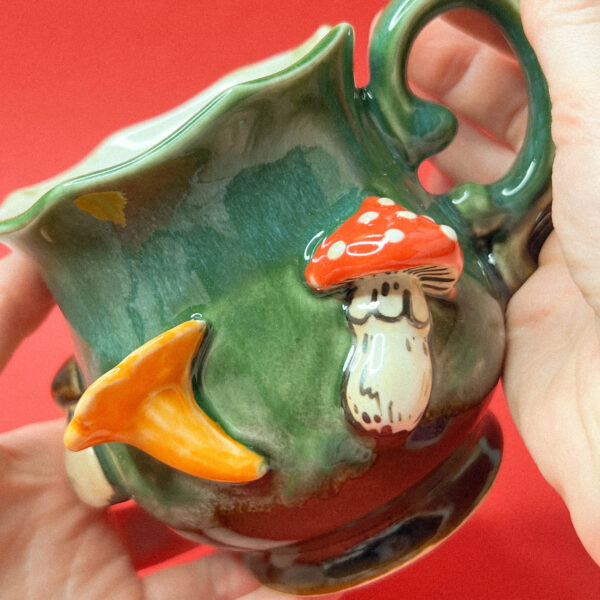 Малая формовая кружка с объемными грибами "Мшистая глубина", 480 мл, РФ