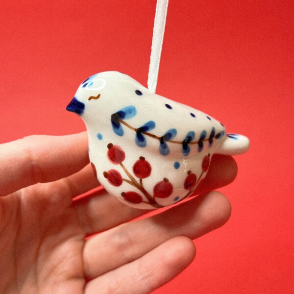 Керамическая игрушка на елку в виде птички "Зимняя рябина", РФ
